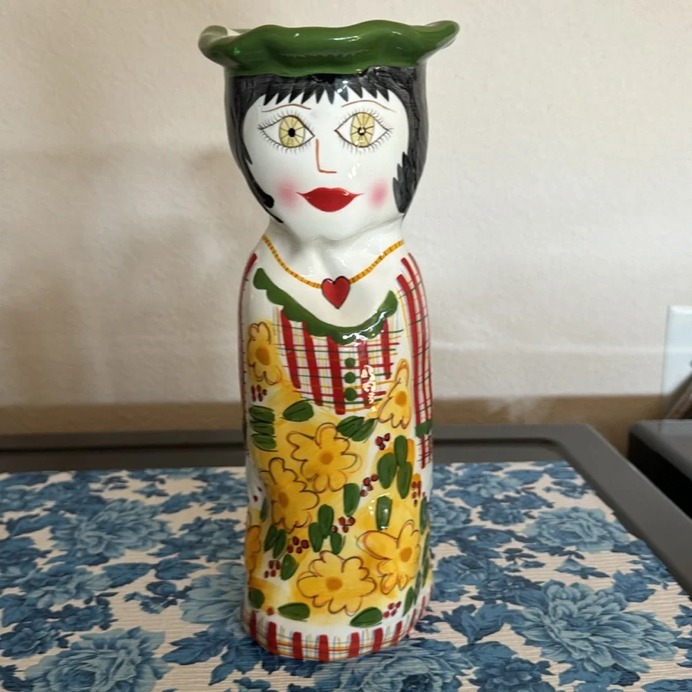 SUSAN PAILEY “DAISY” FLOWER VASE 11”